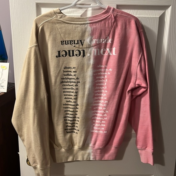 Ariana grande 2019 thank you next, sweetener tour crewneck - Picture 2 of 4